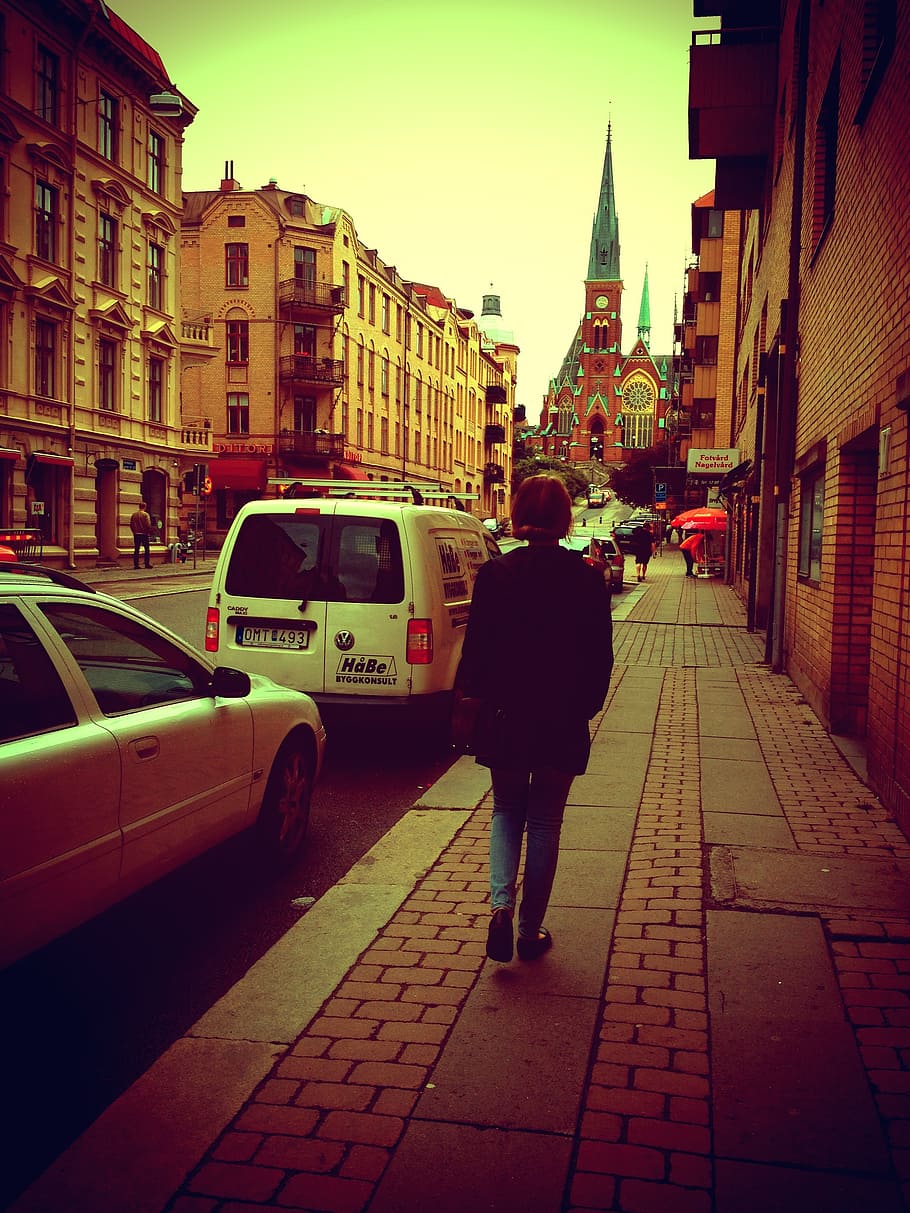 gotemburgo, iglesia, oscar fredrik, camiseta sin mangas, caminar, suecia, ciudad, acera, autos, arquitectura