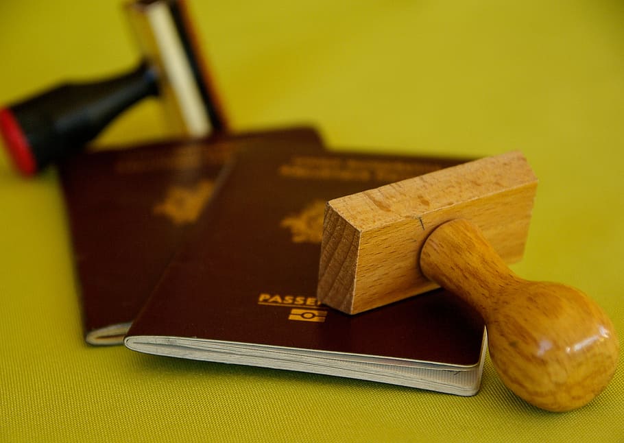 coklat, kayu, stamper, buku paspor, penyangga, paspor, travel, batas, kayu - Material, di dalam ruangan