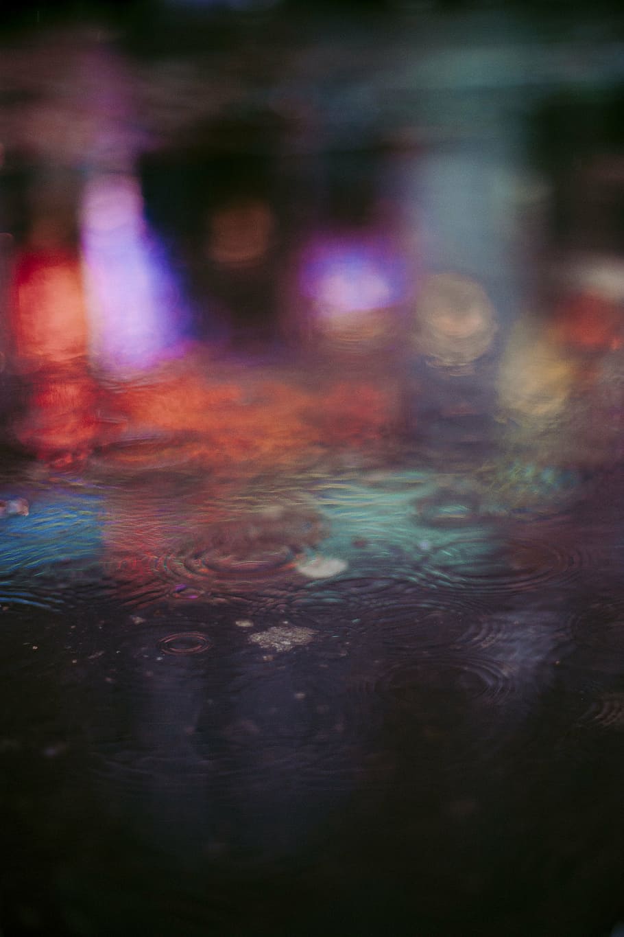 pintura abstrata multicolorida, água, gota, chuva, colorida, urbana, cidade, planos de fundo, resumo, reflexão
