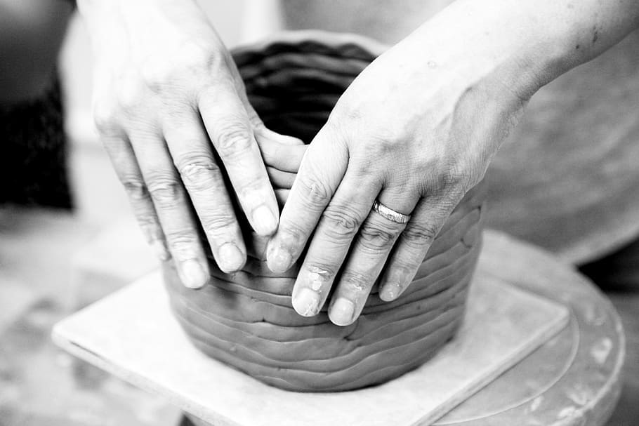 porcelain, hand, dirt, clay, qualitative, ware, hand-made, traditional, black and white, work