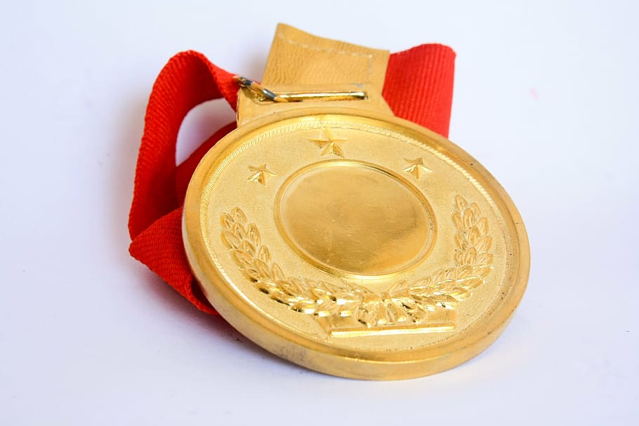 medali emas, putih, permukaan, medali, penghargaan, emas, sukses, prestasi, pemenang, pita