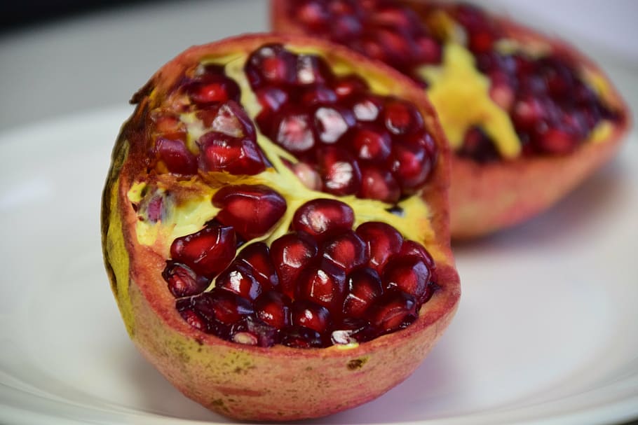 sliced, pomegranate, plate, red, fruit, healthy, vitamins, delicious, food, pomegranate open