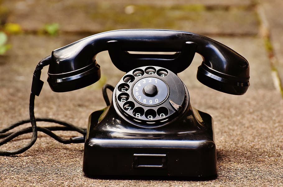 черный, Поворотный, телефон, серый, бетон, напольное покрытие, старый, год постройки 1955, бакелит, столб