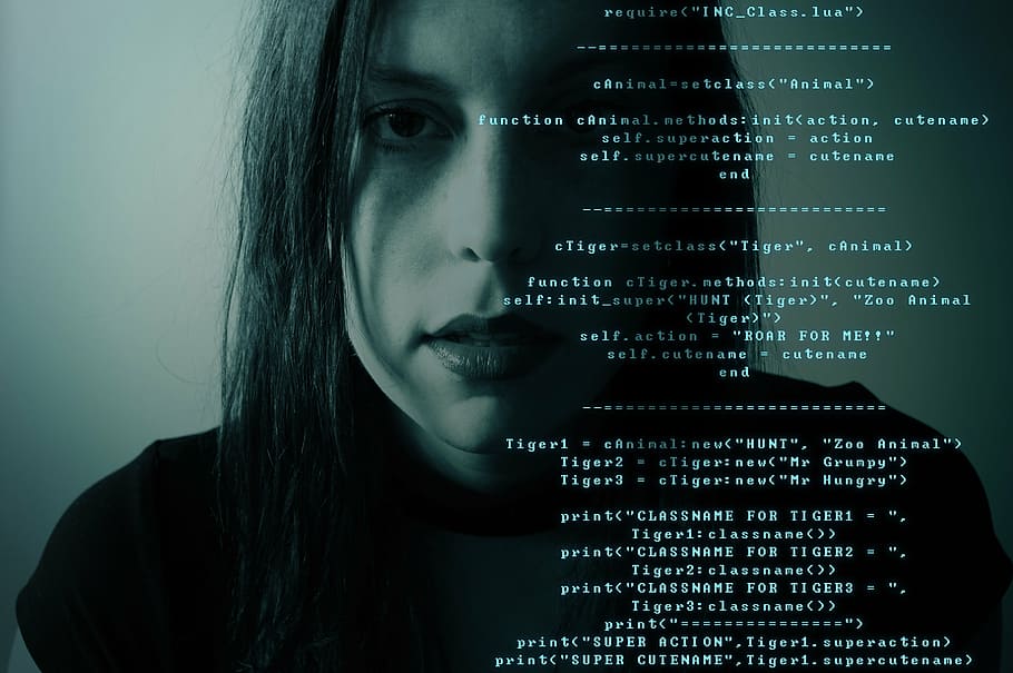mulher, vestindo, preto, topo, frente, parede, hacking, codificação, código, hack