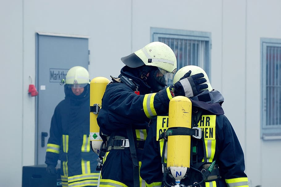 fire, firefighters, feuerloeschuebung, breathing apparatus, respiratory protection, clothing, occupation, protection, protective workwear, headwear