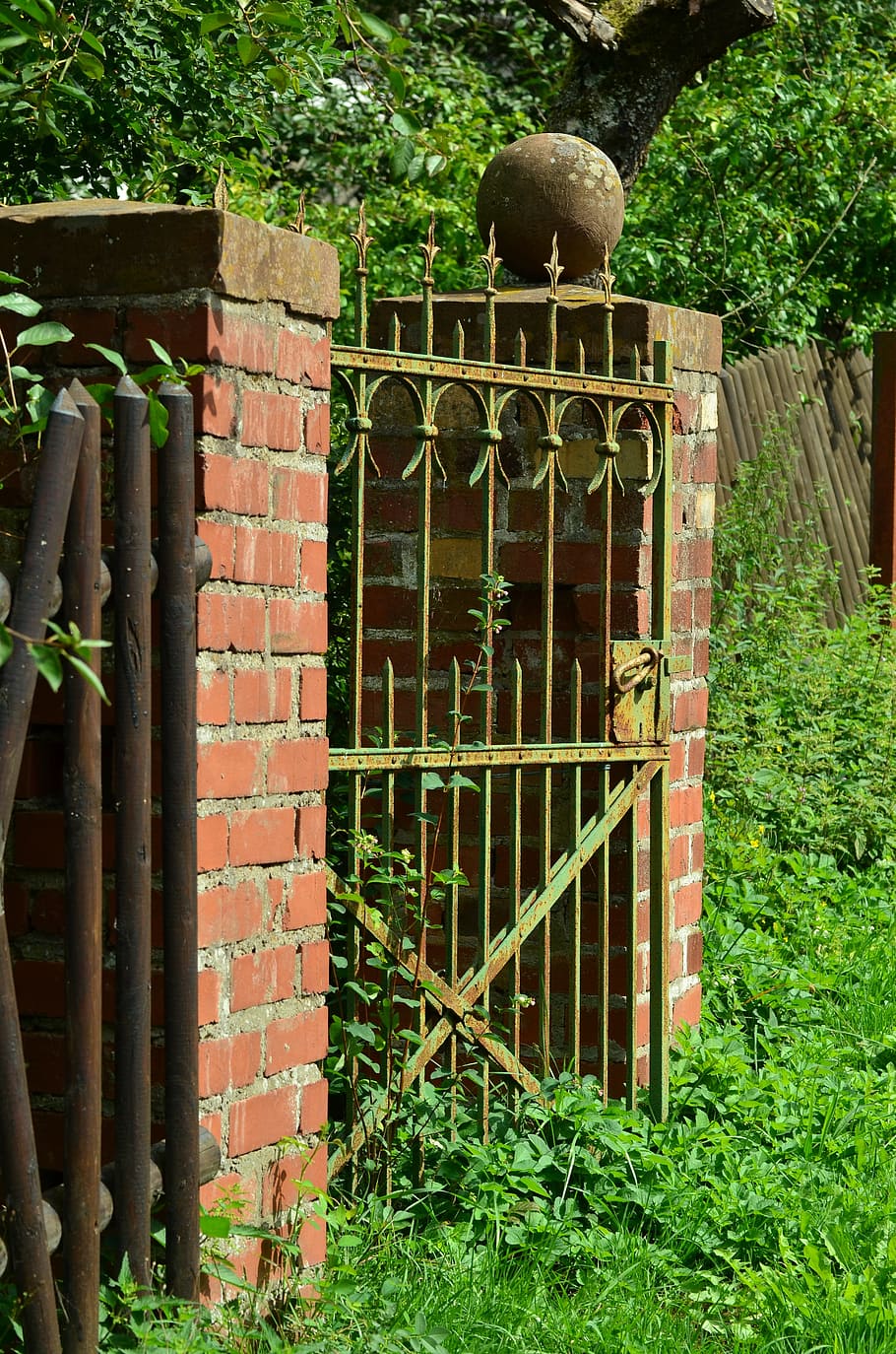 garden door, input, garden gate, goal eisentor, door, metal, entry, garden, green, post