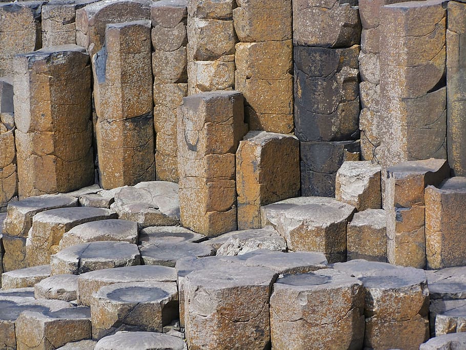 茶色のコンクリートレンガ, 巨人の土手道, 北アイルランド, アイルランド, 玄武岩, 柱, 岩, 構造, 自然, 風景