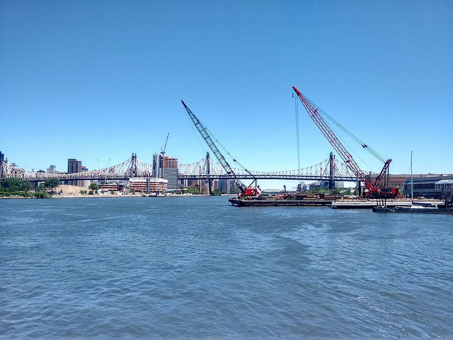 este, río, East River, puente de Queensboro, grúa de construcción, grúa - maquinaria de construcción, puerto, transporte de carga, muelle comercial, contenedor de carga