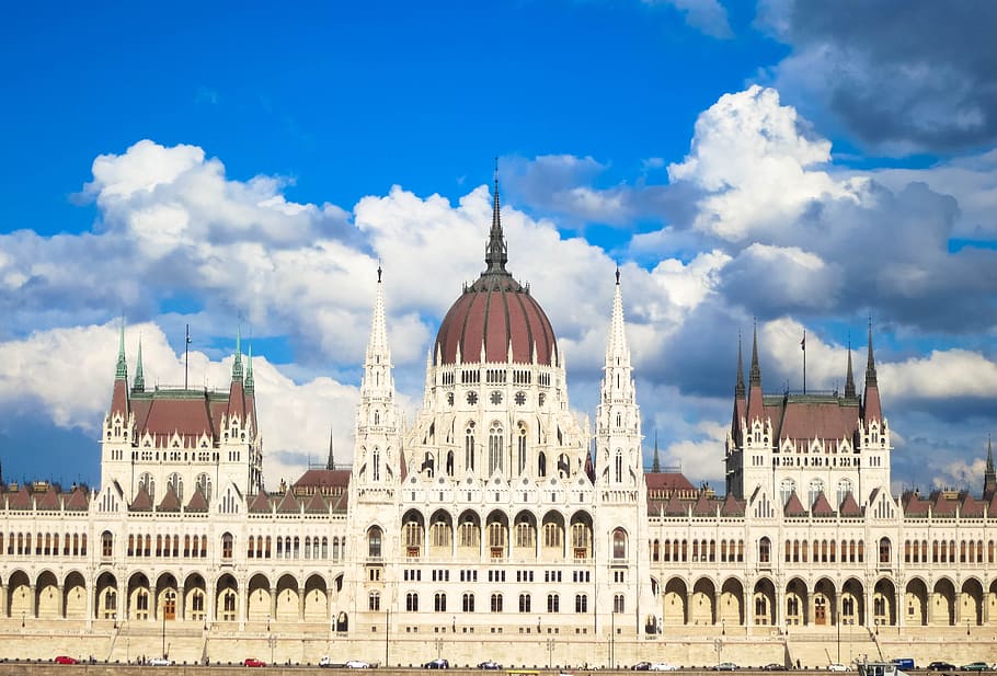 blanco, marrón, cúpula, nublado, cielo, parlamento, budapest, arquitectura, hungría, capital