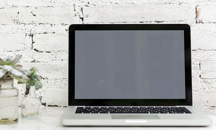 macbook, pro, berbalik, atas, talbe, kosong, layar, teknologi, komputer, menyalin ruang