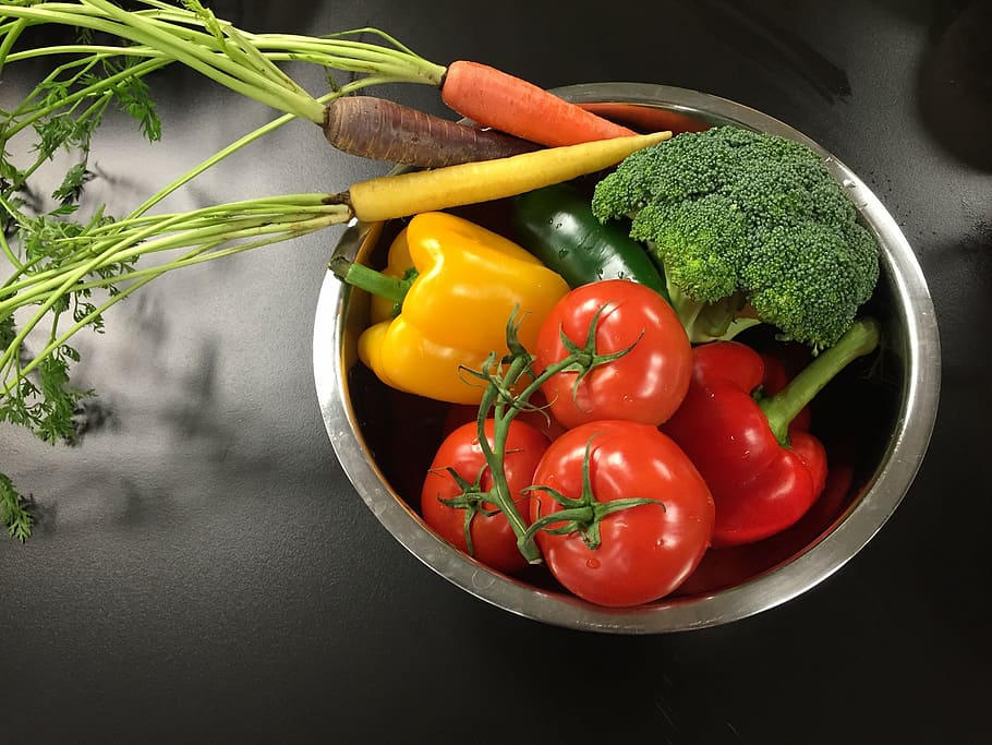 gray, metal bowl, vegetables, yellow, orange, food, green, red, fresh, washing