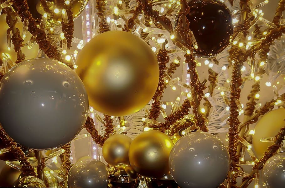 christmas balls, Balls, Christmas Decoration, christmas spirit, lichterkette, christmas, celebration, christmas ornament, pearl jewelry, indoors