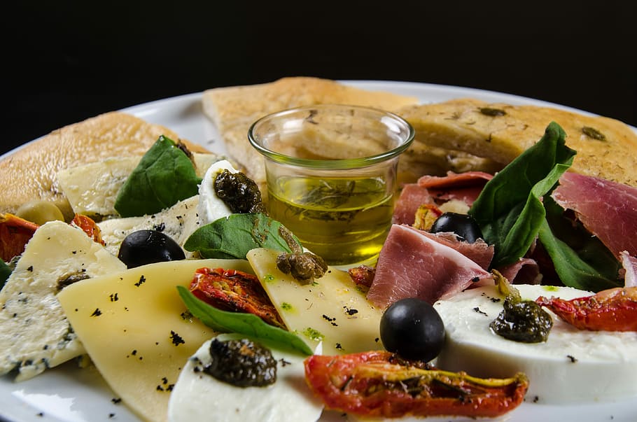 foccacia with olives, tasting, gourmet food, black olives, olive oil, dish, rosemary, tomato sauce, spices, tortilla