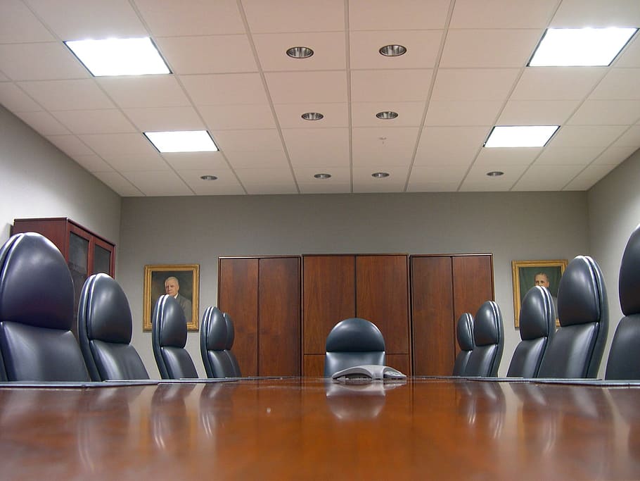 marrón, de madera, mesa de reuniones, sillas, conjunto, dentro, blanco, sala, reunión, oficina