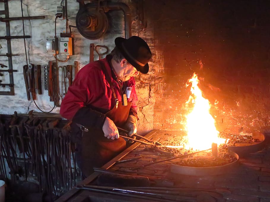 blacksmith, museum, smithy, fire, hot, experience, old days, real people, burning, heat - temperature