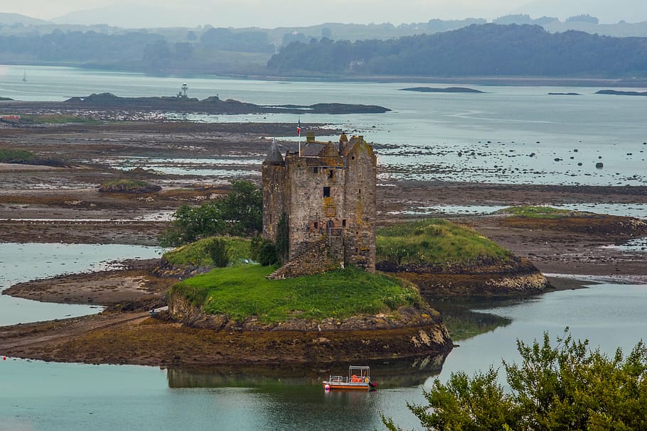 brown, castle, surrounded, body, water, creagan, appin, argyll, hole, sky