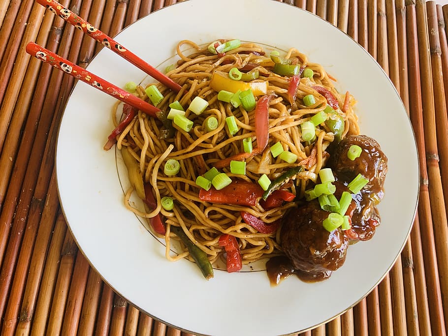 hakka noodles, veg noodles, indian style noodles, food and drink, ready-to-eat, food, freshness, table, plate, italian food