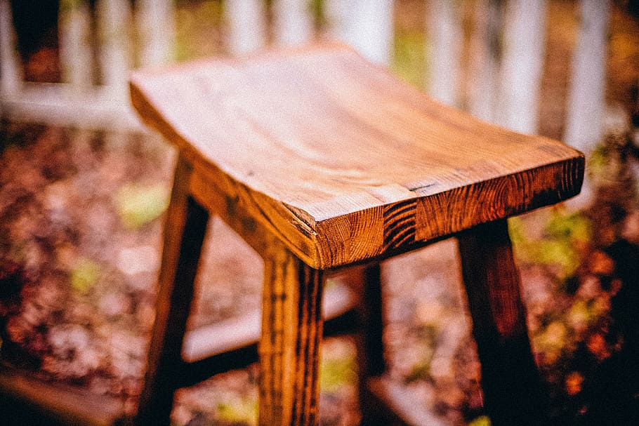 selective, focus photography, brown, bar stool, chair, wood, simple, sitting, carved, crafted