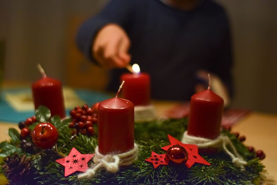 christmas, advent wreath, advent, christmas time, candles, candlelight, december, decoration, atmosphere, holly