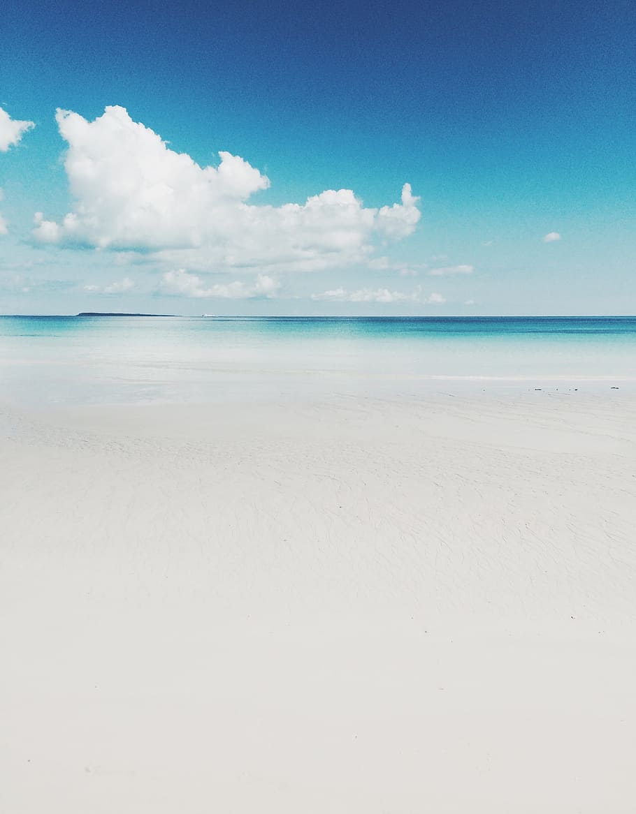 синее море белый песок