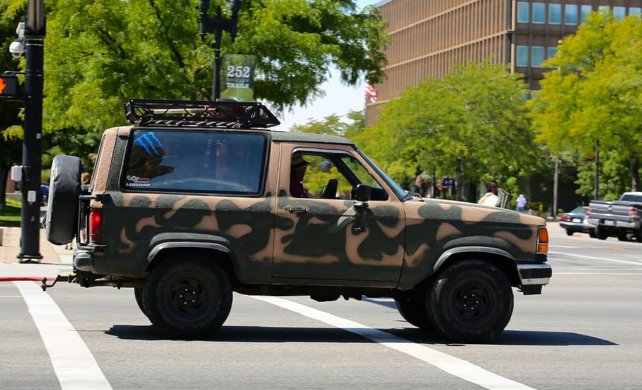 jeep, car, truck, vehicle, camouflage, army, green, tan, street, intersection