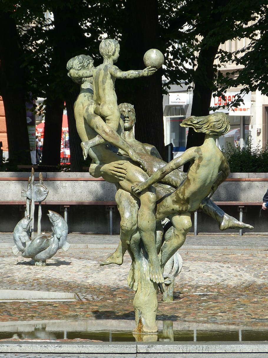 rostock, pomerânia ocidental de mecklemburgo, capital do estado, fonte, escultura, figura, espaço, homem, mulher, criança