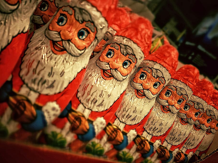 santa claus decor lot, christmas, atmosphere, santa claus, advent, christmas tree, december, holidays, joy, peace