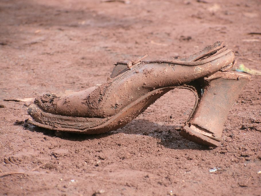 shoe, misery, mud, poverty, land, one animal, day, animal, dirt, sand