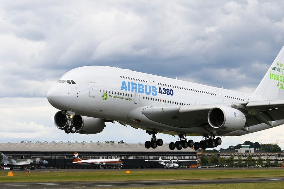 avião de passageiros airbus, A380, 380, tendo, pista, airbus A380, aeronaves, avião, voo, comerciais