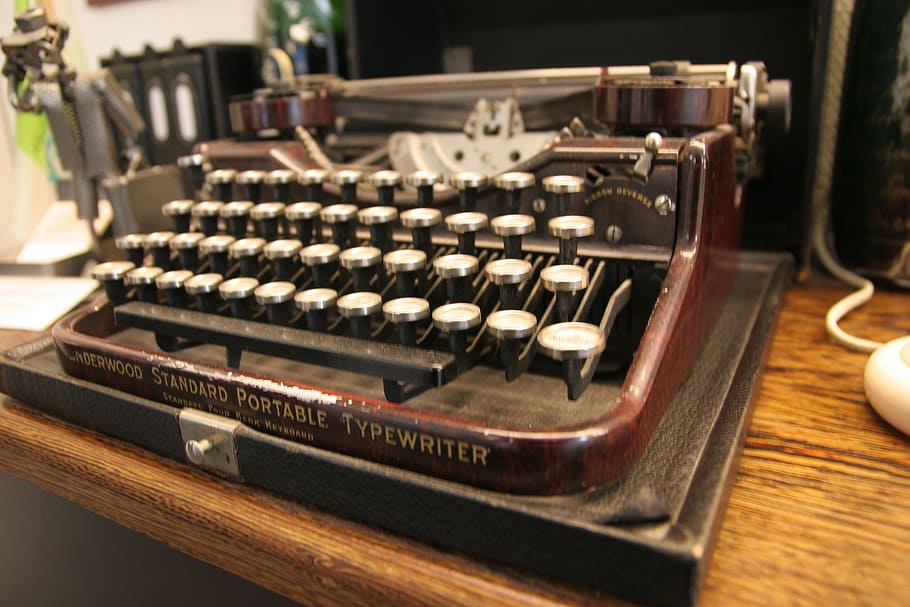typewriter, historically, keys, old, keyboard, office, unfashionable, past, wood, out of date