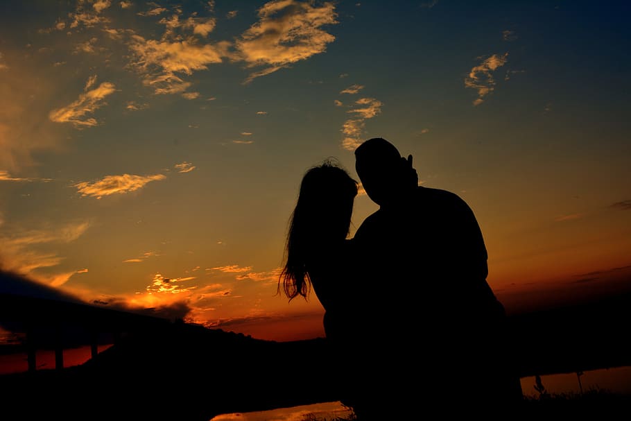 foto siluet, berpelukan, di luar ruangan, Pasangan, Cinta, Bayangan, Matahari Terbenam, Jembatan, air, dua orang