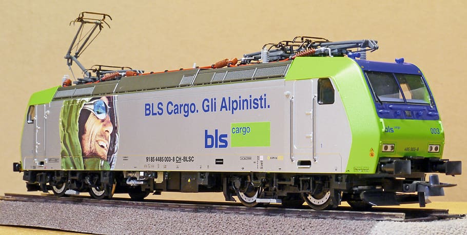 locomotora eléctrica, modelo, escala h0, juguetes, bls-cargo, bern-lötschberg-simplon railway, br485, br 485, autopromoción, prototípicamente