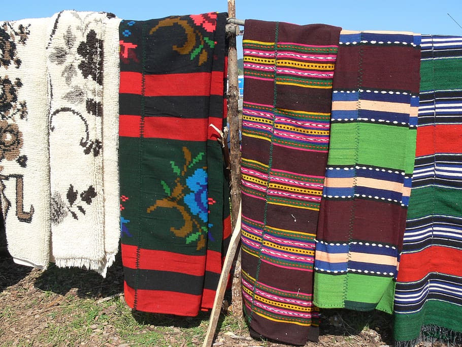 Bulgária, tapetes tradicionais, tapetes, folclore, multi colorido, ninguém, têxtil, dia, padrão, roupas