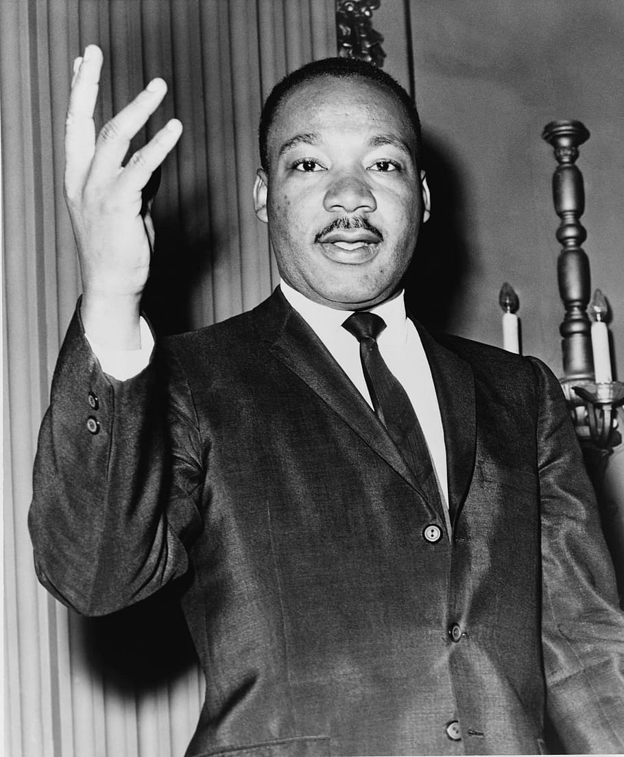 fotografía en escala de grises, hombre, negro, formal, chaqueta de traje, Martin Luther King Jr, tengo un sueño, líder de derechos civiles, vendimia, pastor