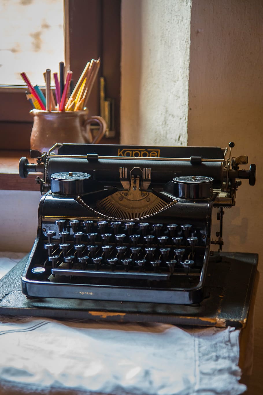 máquina de escrever, deixar, chaves, torneira, material de escritório, historicamente, cartas, artigos de papelaria, dentro de casa, mesa