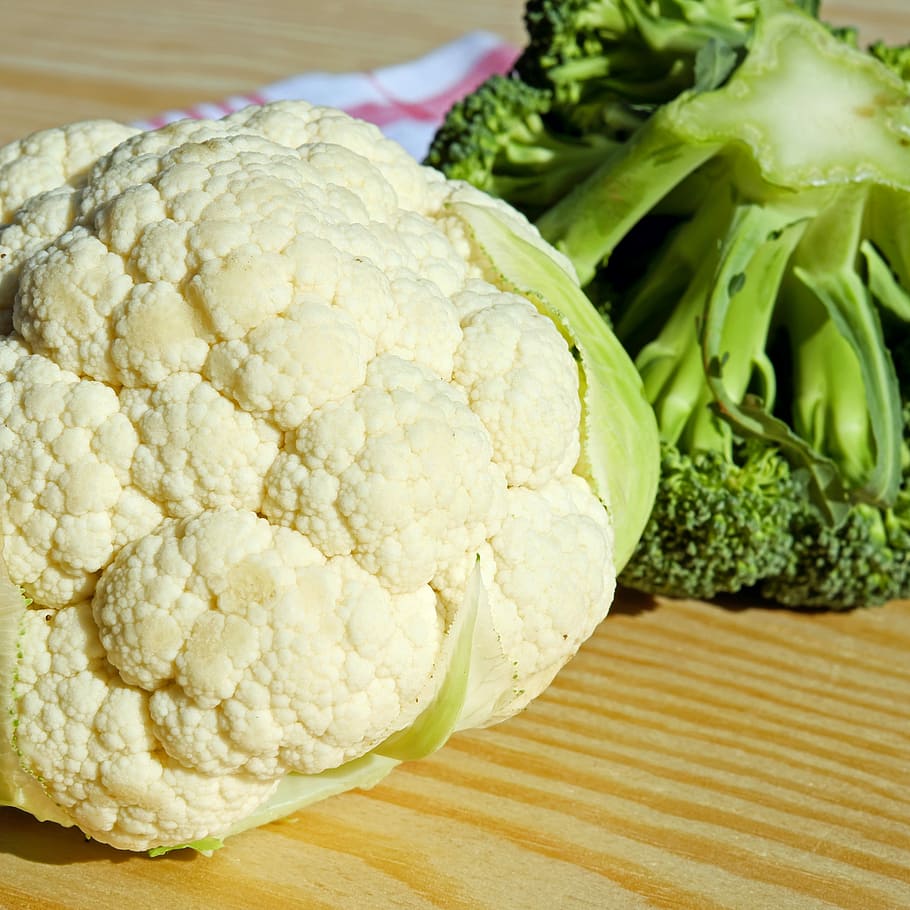 broccoli, cauliflower vegetables, wooden, surface, cauliflower, vitamins, food, nutrition, cook, eat