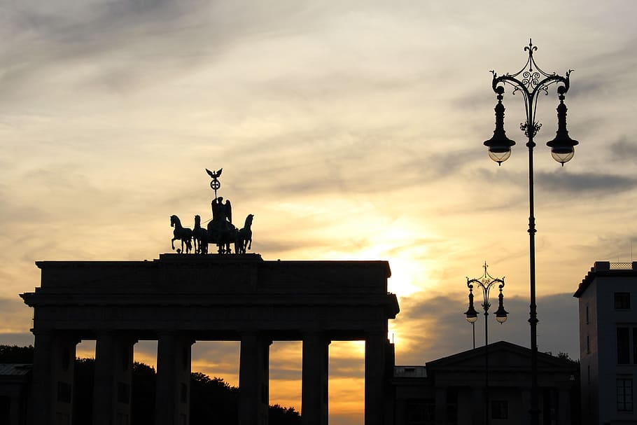 gerbang brandenburg, matahari terbenam, awan, berlin, jerman, senja, langit, quadriga, tengara, simbol