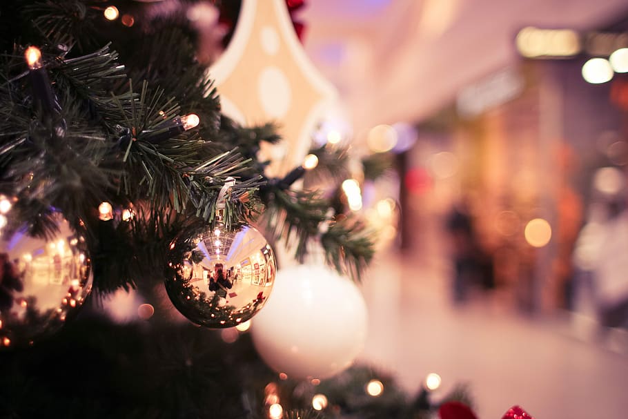 Árbol de navidad, centro comercial, borrosa, bokeh, navidad, bokeh de navidad, mercados navideños, colorido, diciembre, vacaciones