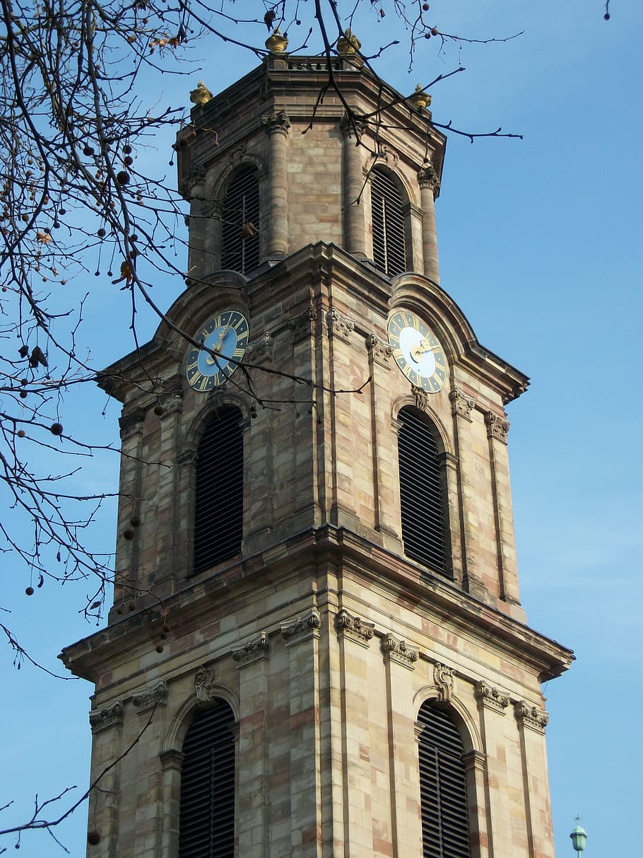 Древний шпиль. Людвигскирхе в Саарбрюккен. Церковь Людвига в Саарбрюккене. Саарбрюккен башня.