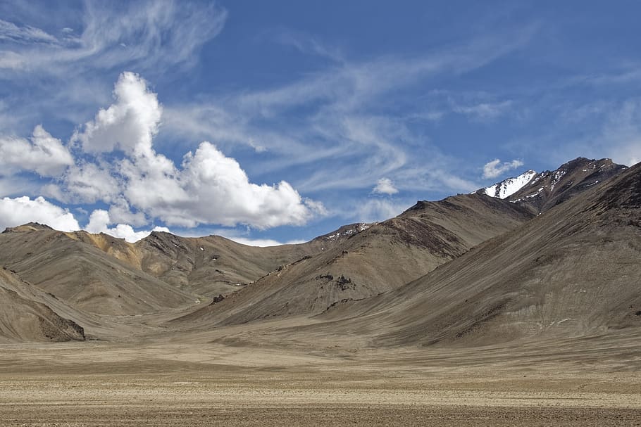 tajiquistão, montanha-badakhshan, a estrada pamir, paisagem, natureza, montanhas, céu, nuvens, solidão, ásia central