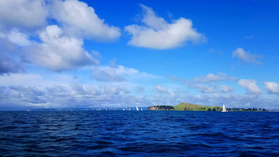 Auckland, Nueva Zelanda, cielo azul, agua, nube - cielo, cielo, mar, frente al mar, arquitectura, pintorescos - naturaleza