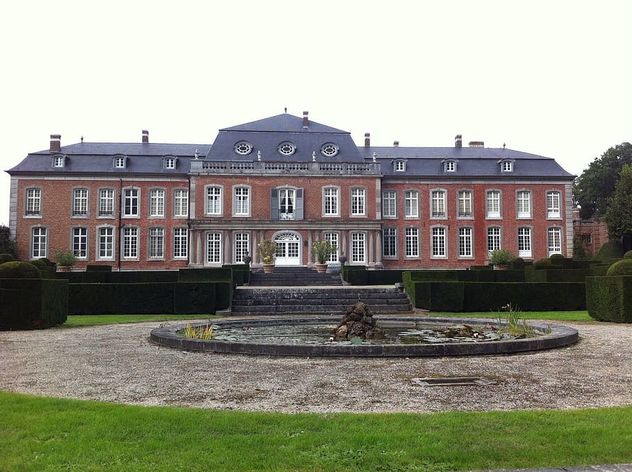 castle hex, belgium, building, building exterior, architecture, built structure, sky, clear sky, nature, grass