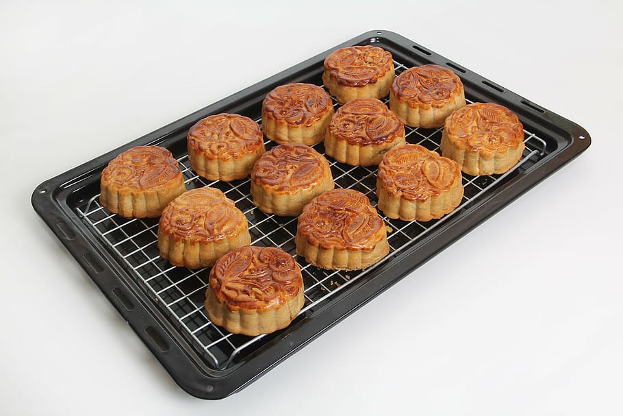 black electric grill, moon cake, make food, the flour, art, food, sweets, kitchen, delicious, sweet