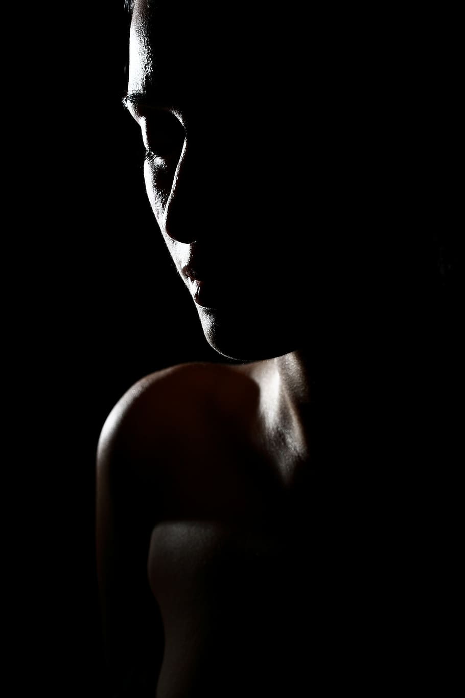 model, light, lip, beauty, innocence, silhouette, the innocence, young model, photography, loneliness