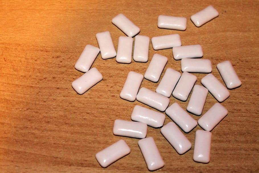 gum, chewing gum, sweetness, pill, dose, healthcare and medicine, large group of objects, indoors, medicine, white color