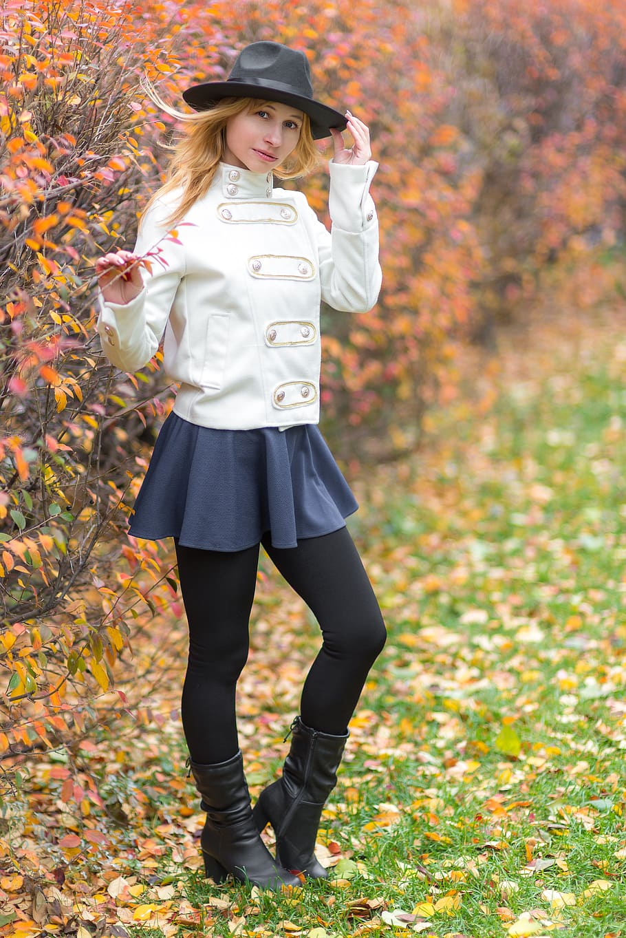 autumn, park, girl, leaves, orange, yellow, white, figure, demi-season clothes, coldly