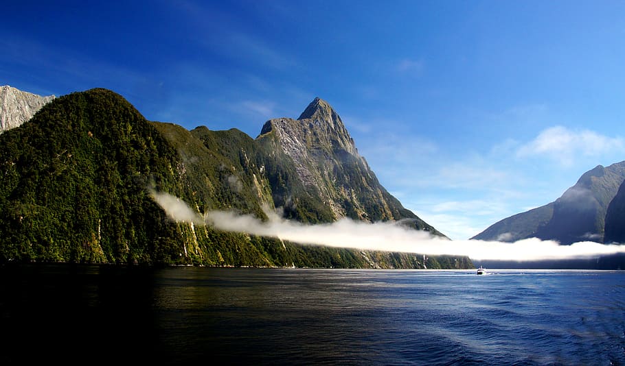 Mitre Peak, Milford Sound, NZ, frondoso, montanhas, lago, agua, montanha, paisagens - natureza, céu