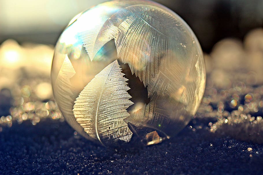 feather, etched, glass ball paperweight, soap bubble, frost blister, eiskristalle, snow, winter, cold, frozen