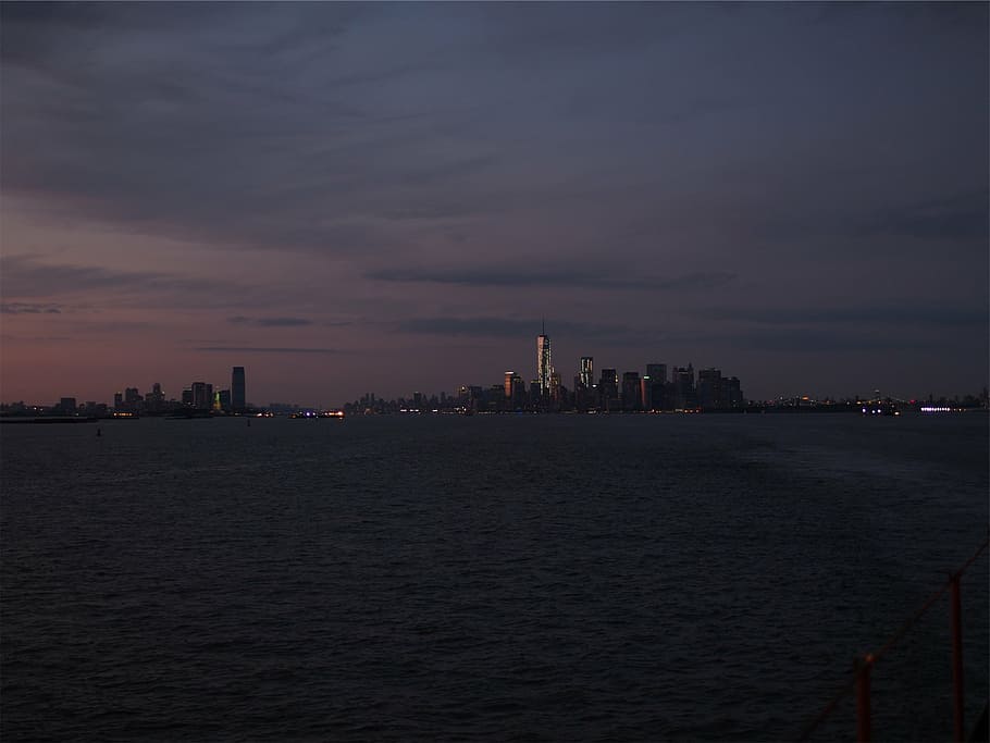 cuerpo de agua, foto, mar, Nueva York, ciudad, horizonte, noche, edificios, arquitectura, luces