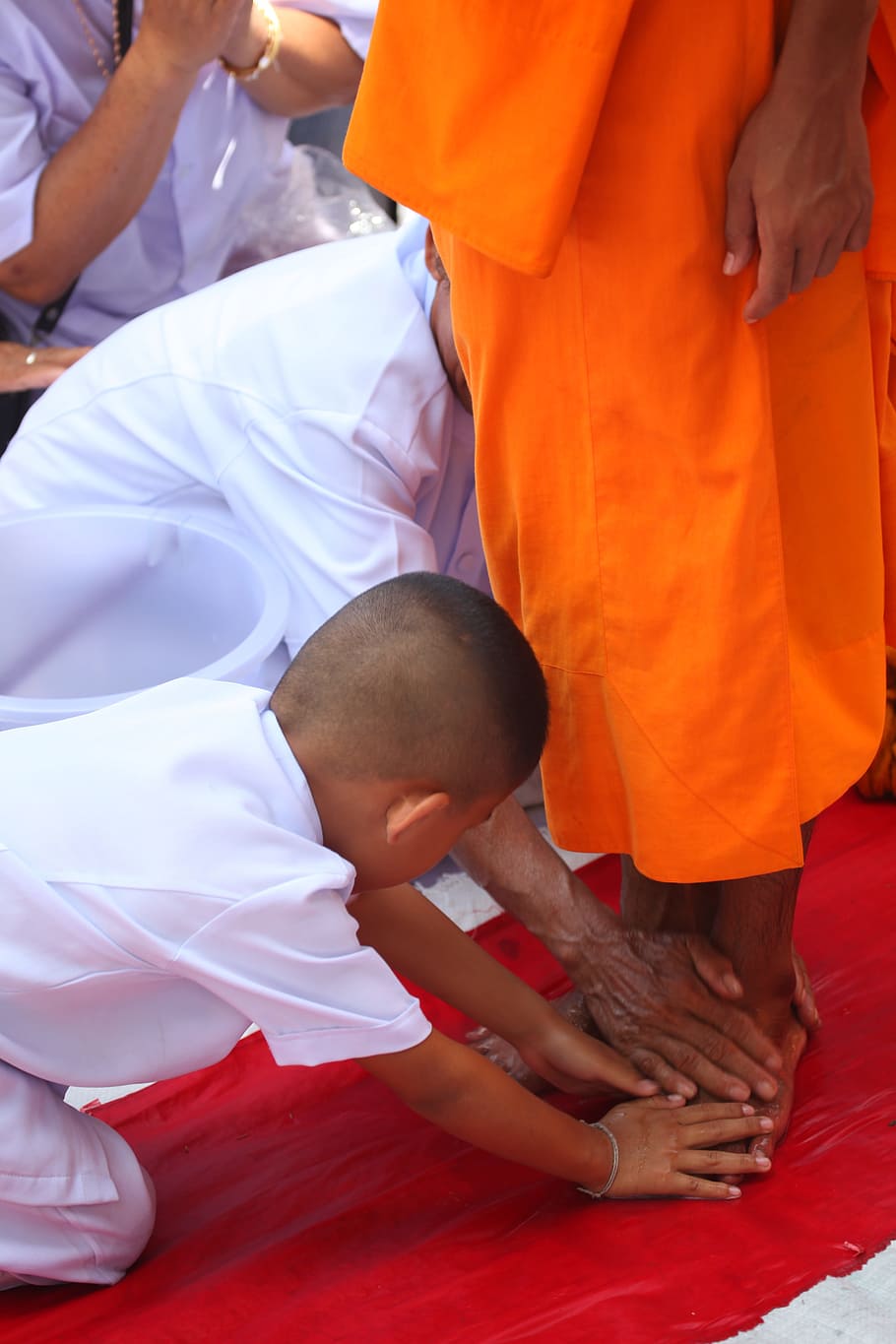 Buddhists, Monks, Meditate, buddhists monks, traditions, volunteer, thailand, praying, child, feet